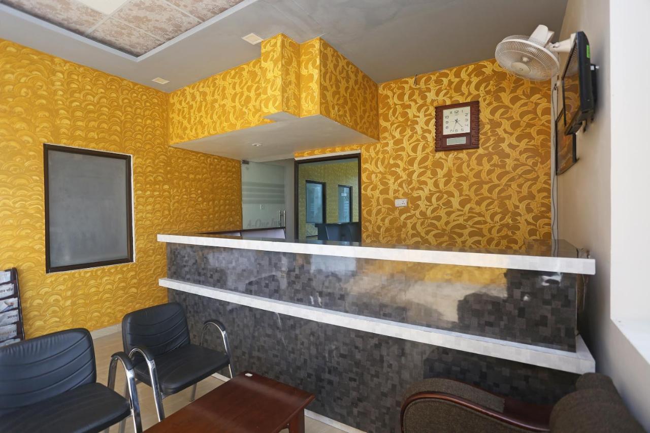 Oyo 18301 Hotel A-One Alwar Bagian luar foto