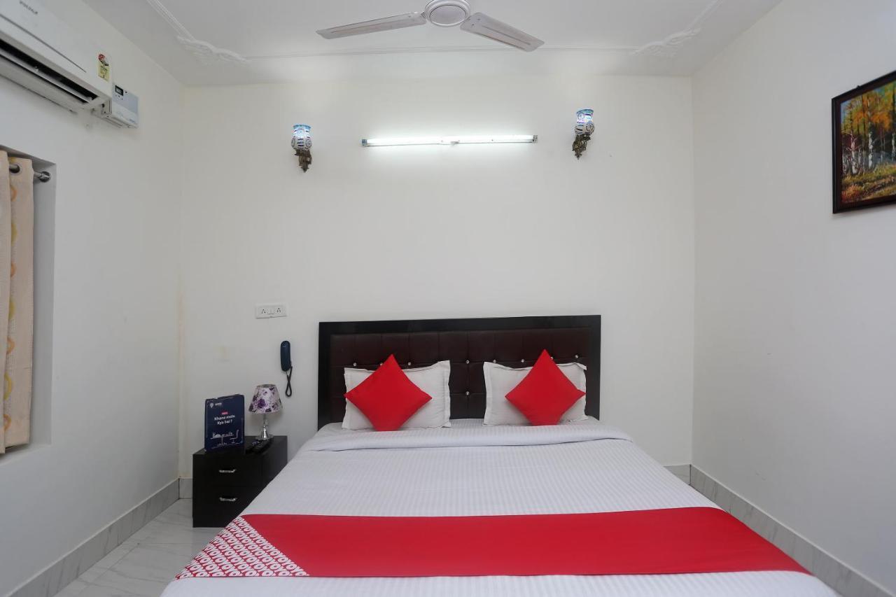 Oyo 18301 Hotel A-One Alwar Bagian luar foto