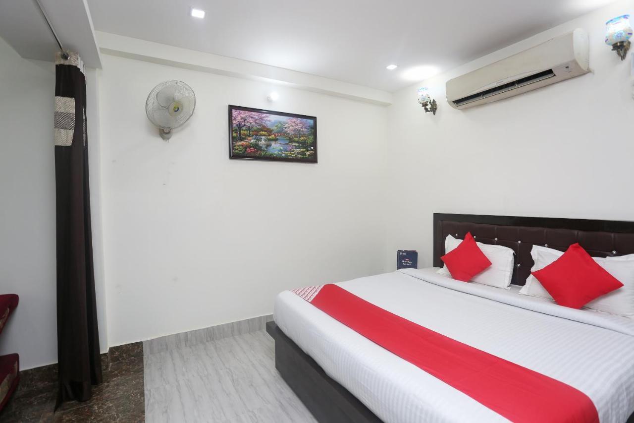 Oyo 18301 Hotel A-One Alwar Bagian luar foto