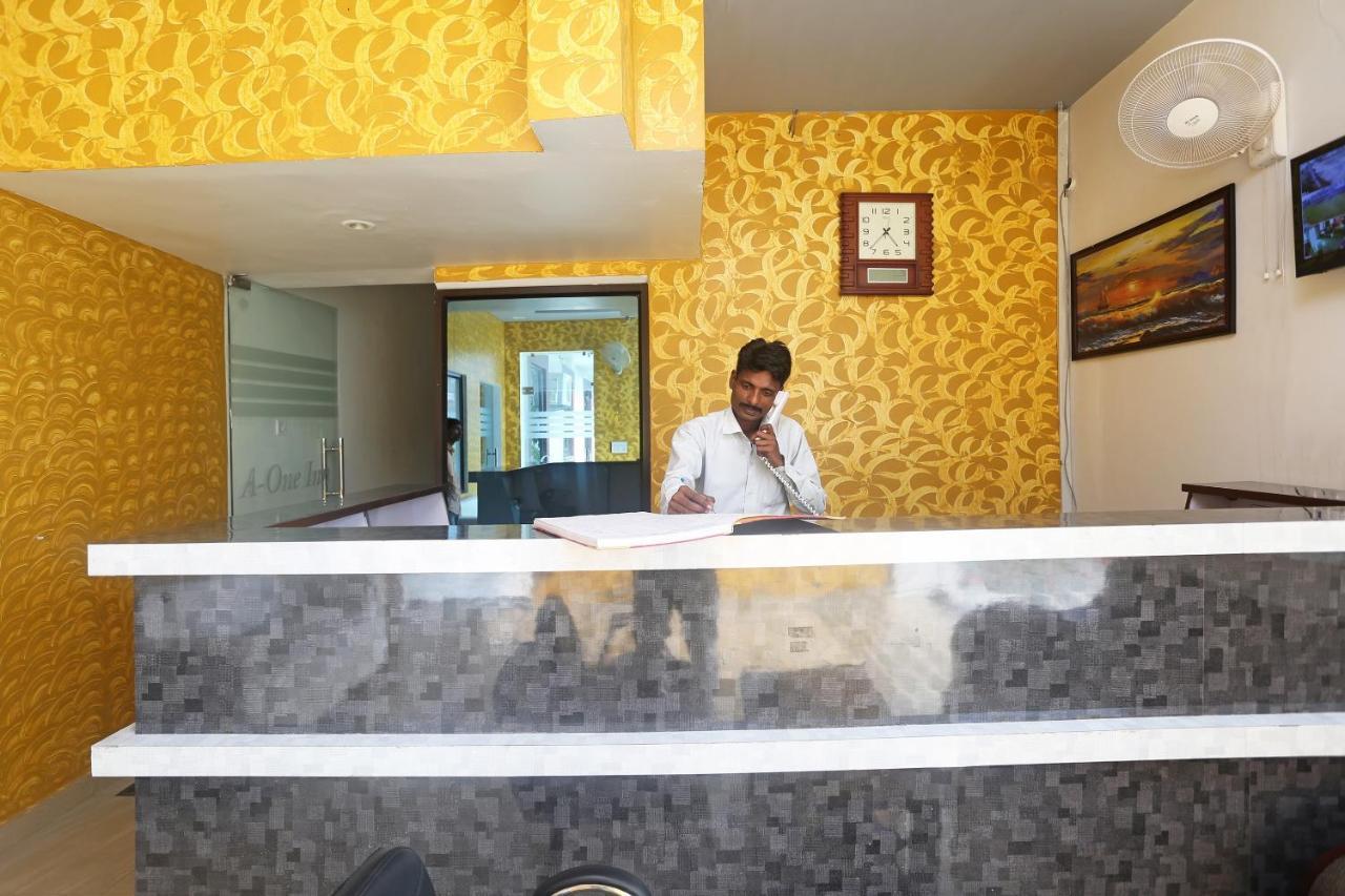 Oyo 18301 Hotel A-One Alwar Bagian luar foto