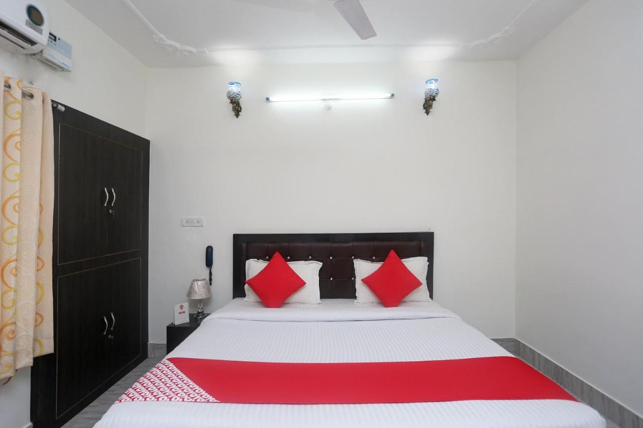 Oyo 18301 Hotel A-One Alwar Bagian luar foto