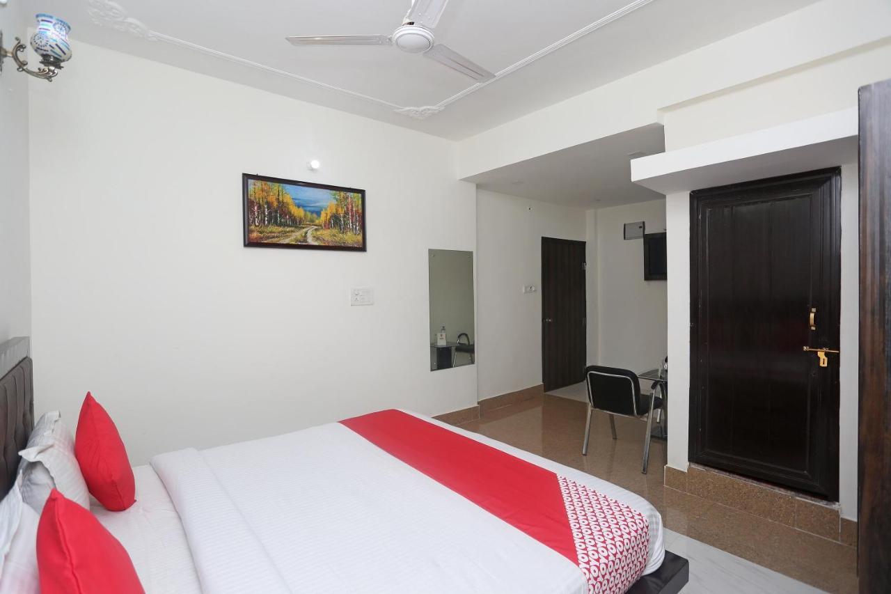 Oyo 18301 Hotel A-One Alwar Bagian luar foto