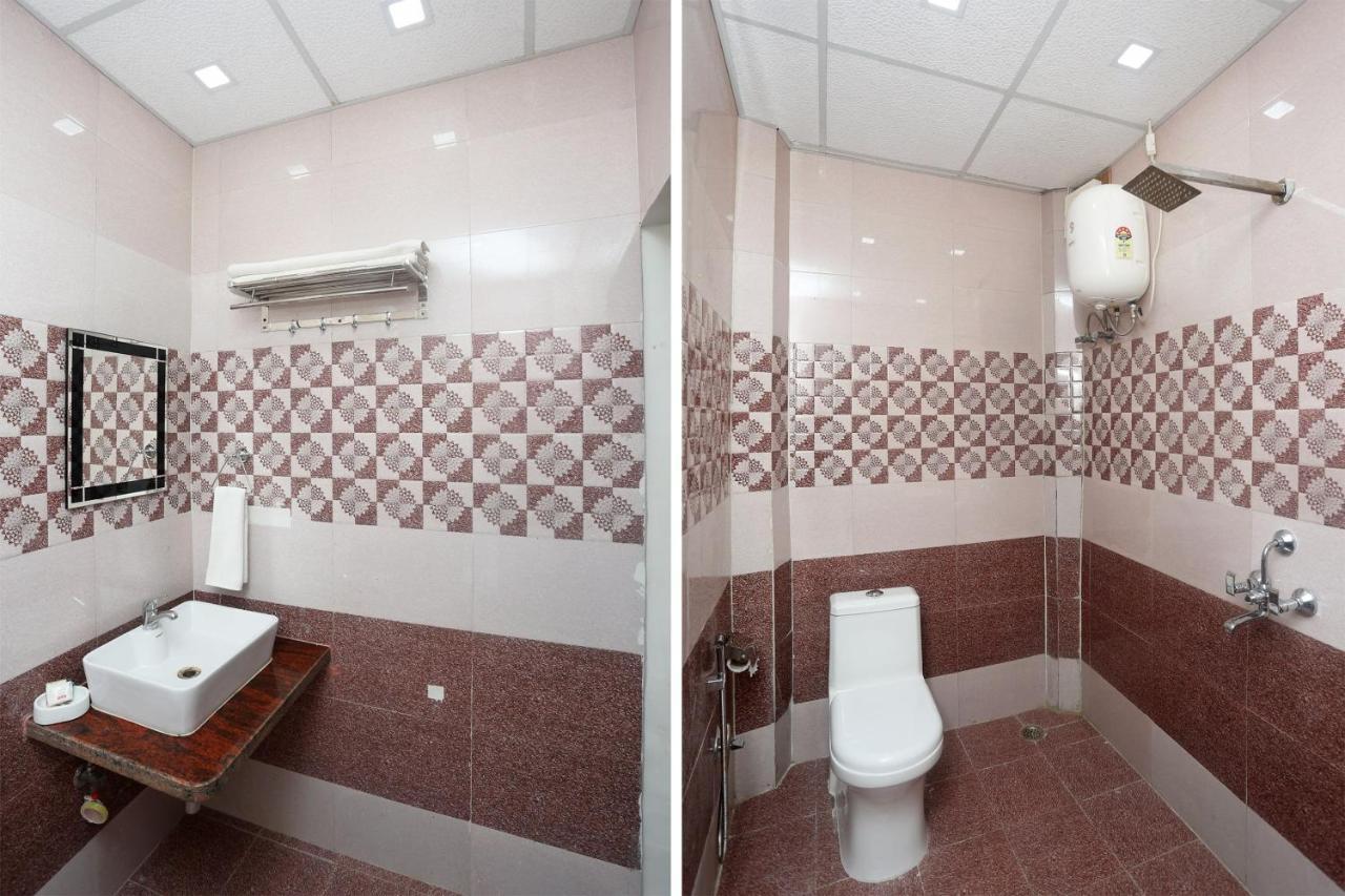 Oyo 18301 Hotel A-One Alwar Bagian luar foto
