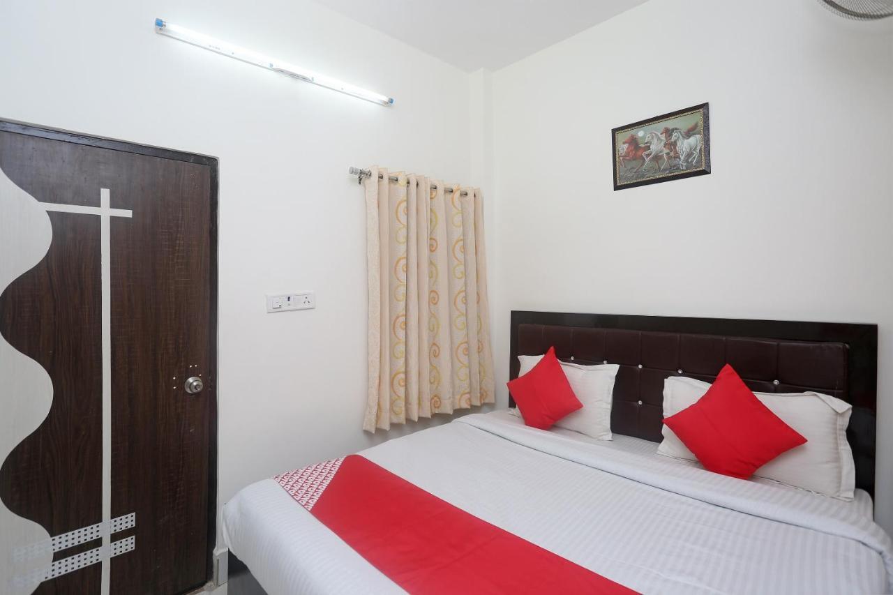 Oyo 18301 Hotel A-One Alwar Bagian luar foto