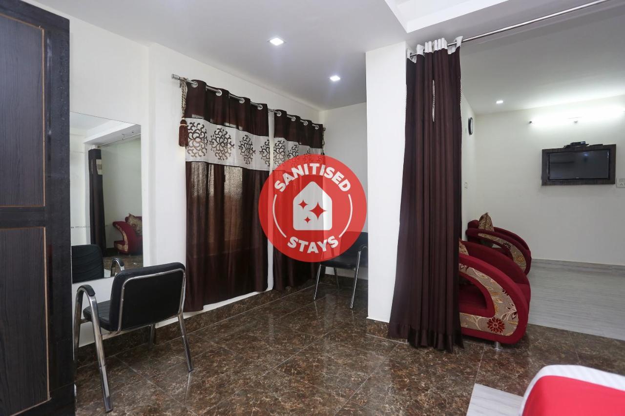 Oyo 18301 Hotel A-One Alwar Bagian luar foto