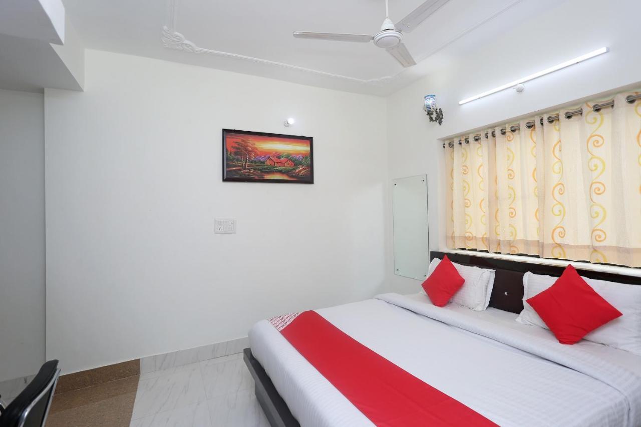 Oyo 18301 Hotel A-One Alwar Bagian luar foto